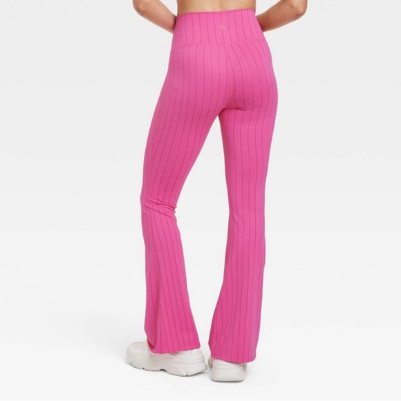 NWT hot pink Joylab flared leggings from Target, size small - Picture 2 of 2